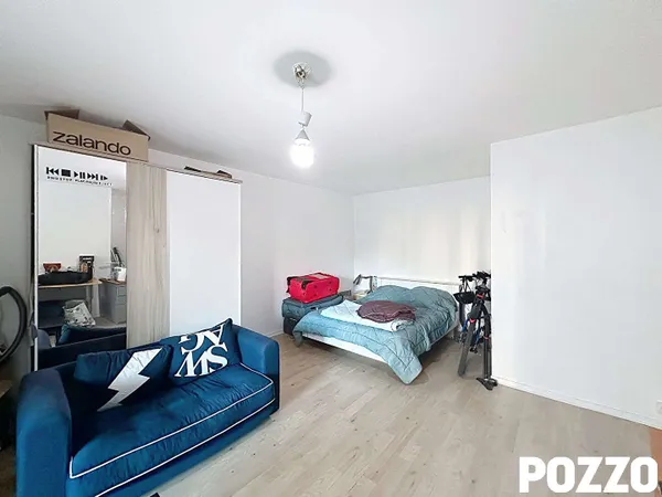 Studio 1 pièce 45 m²