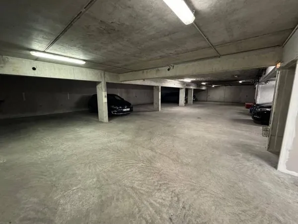 Parking 12 m²