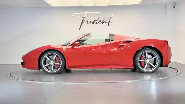 Ferrari 488 4.0 v8 670ch spider — photo 8