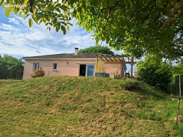 Maison sur sous-sol intégral avec vue