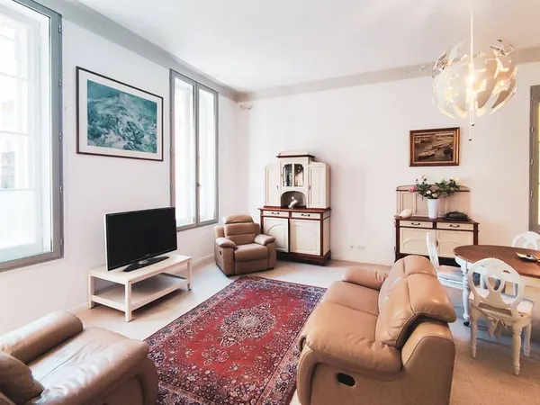 Appartement 5 pièces 176 m²