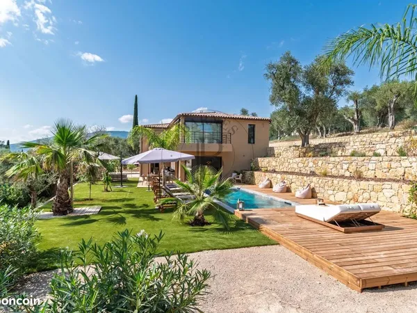 Villa 6 pièces 323 m²
