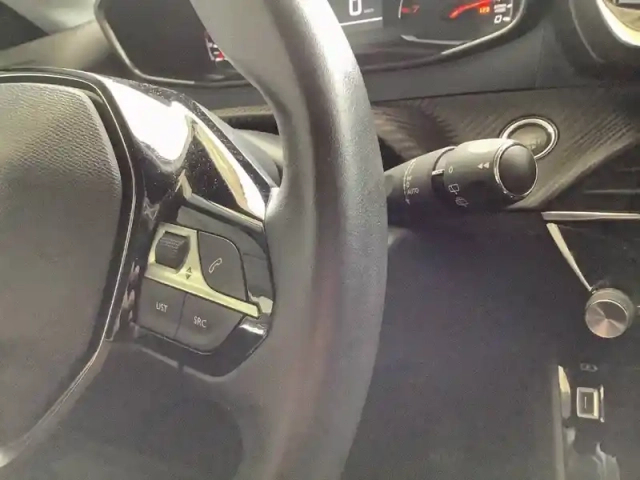 Peugeot 208 puretech 100 s&amp;s bvm6 — photo 21