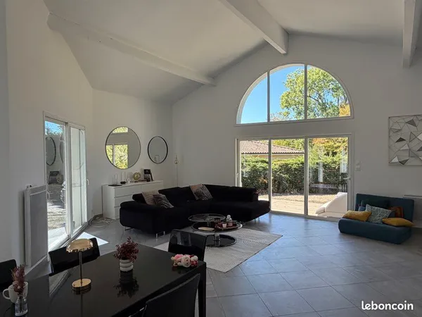 Maison familiale 145 + 30m2- Terrain 1 200 m² - Floirac / Domaine de La Burthe