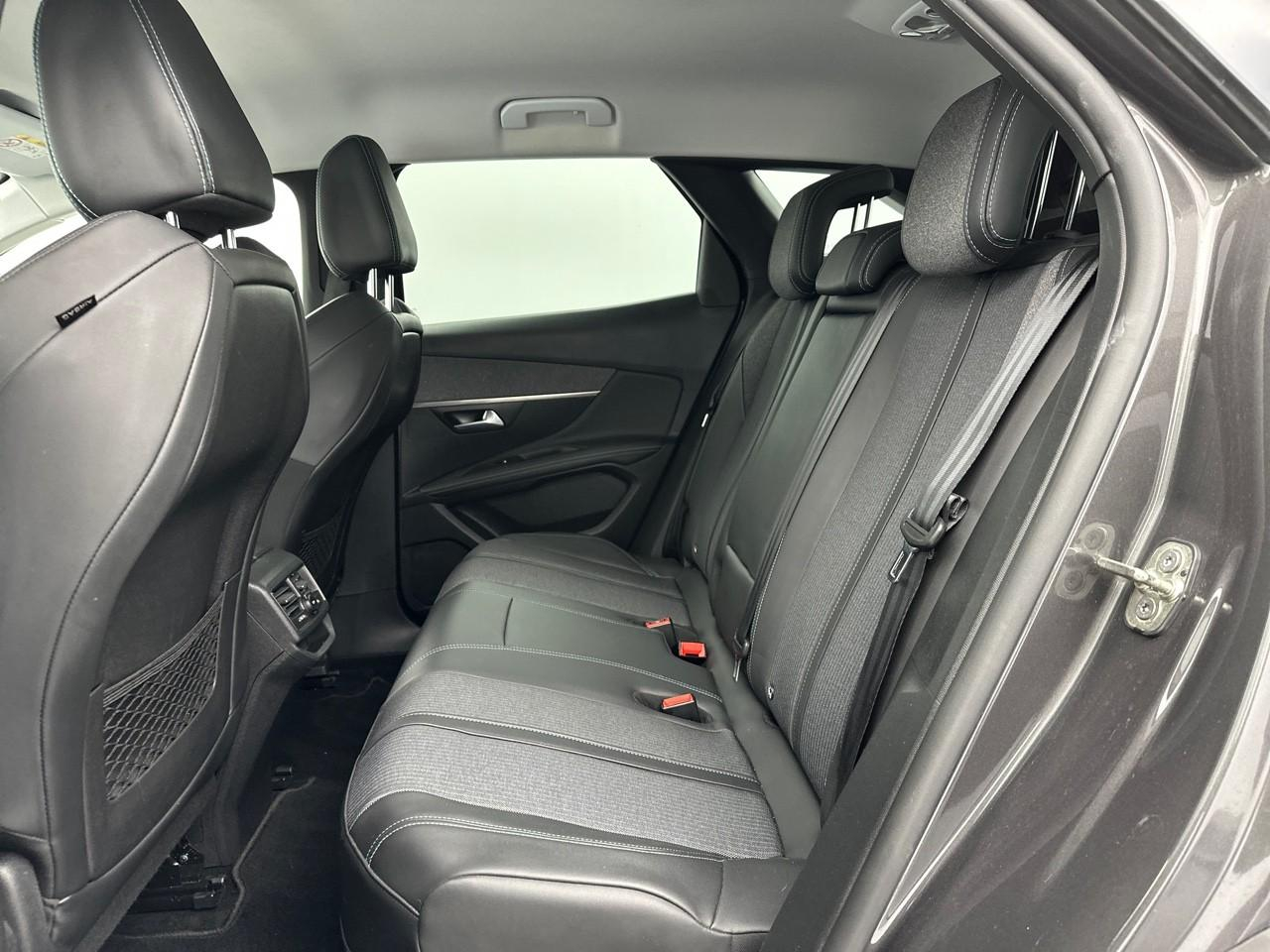Peugeot 3008 hybrid 225 e-eat8 allure pack — photo 12