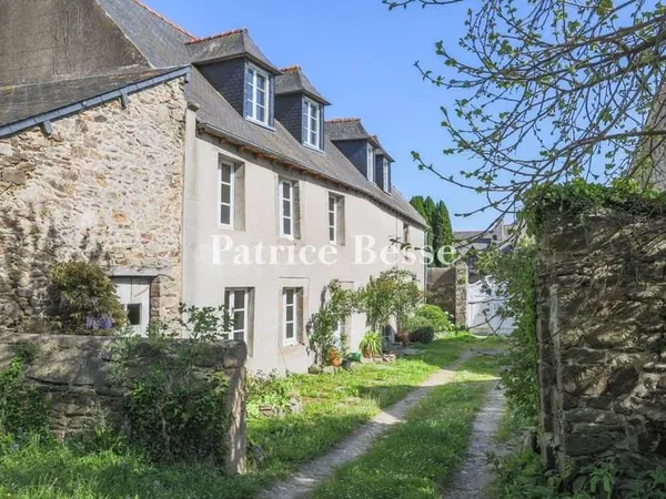 Maison 8 pièces 205 m²