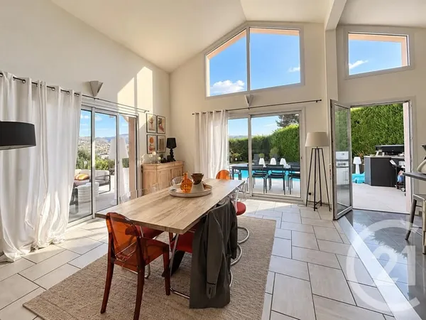 Maison 7 pièces 229 m²
