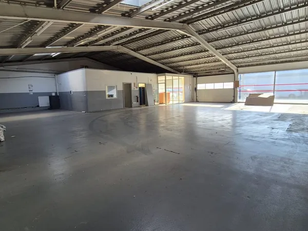 HAGUENAU - Local commercial de 320 m2 sur axe passant