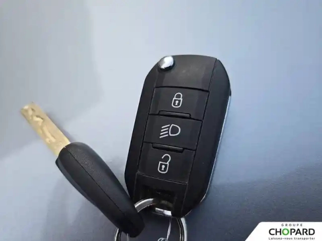 Peugeot 208 puretech 75 s&amp;s bvm5 — photo 21