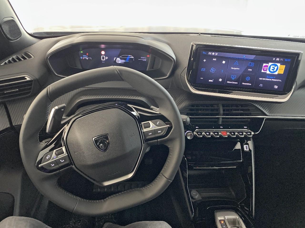 Peugeot 2008 hybrid 145 ch e-dcs6 allure — photo 15