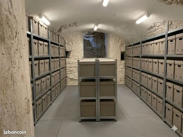 Espace d'archivage professionnel sécurisé 25m² - Nîmes Centre (Vauban / Coupole)