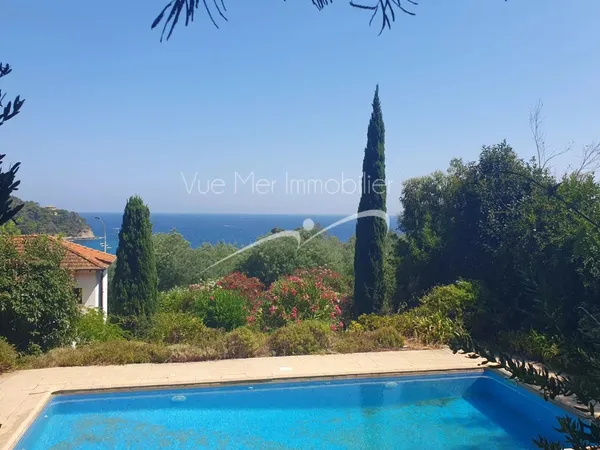 Le Rayol-Canadel-sur-Mer - Villa avec vue mer, piscine et exceptionnel terrain de plus de 1 500 m²