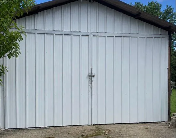 Local d’activité et entrepôt Location Saint-Hilaire-de-Brethmas  120m² 690€
