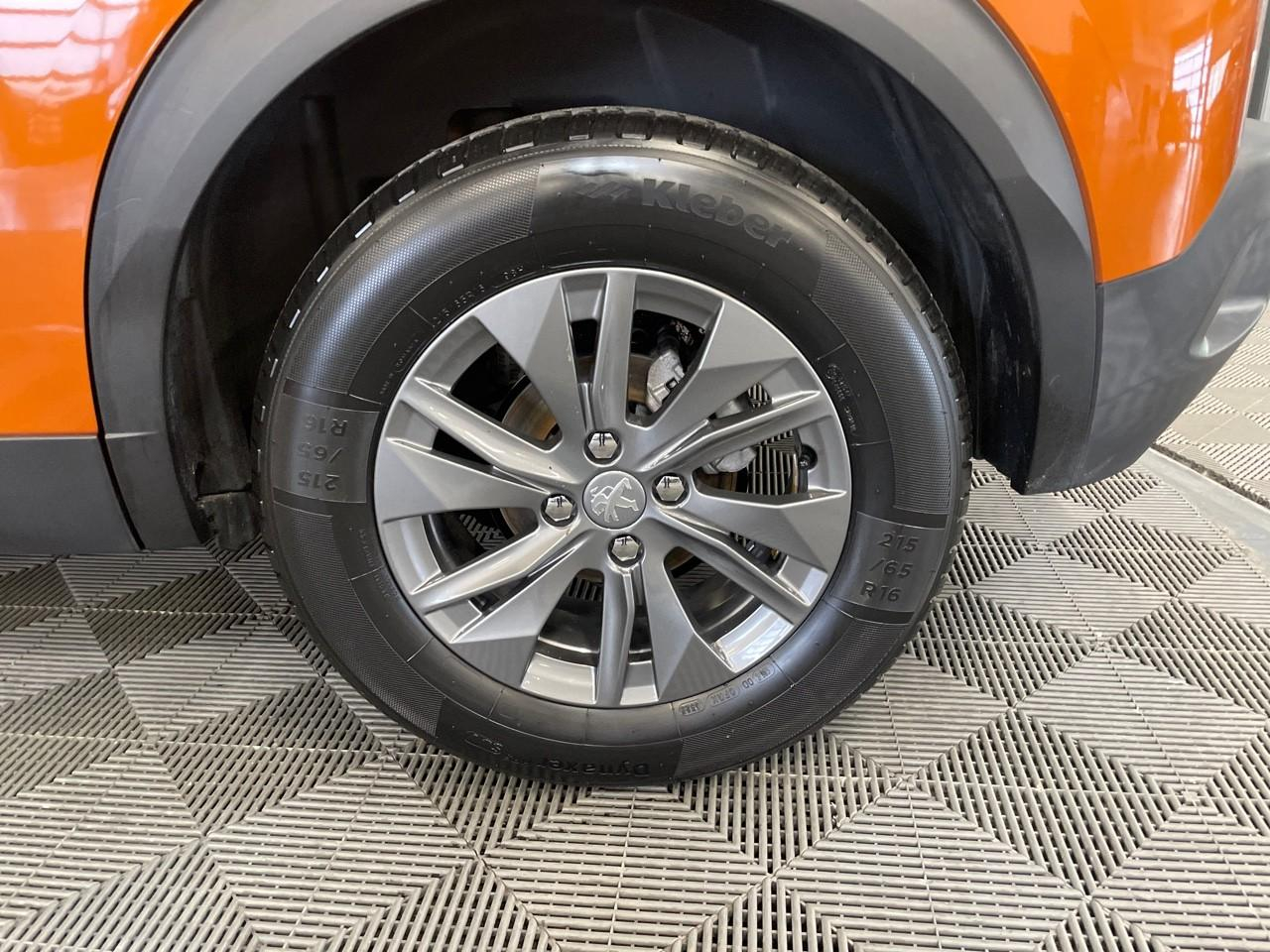 Peugeot 2008 puretech 130 s&s bvm6 active business — photo 16