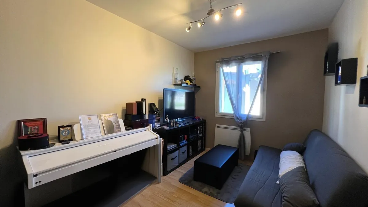 Photo 8