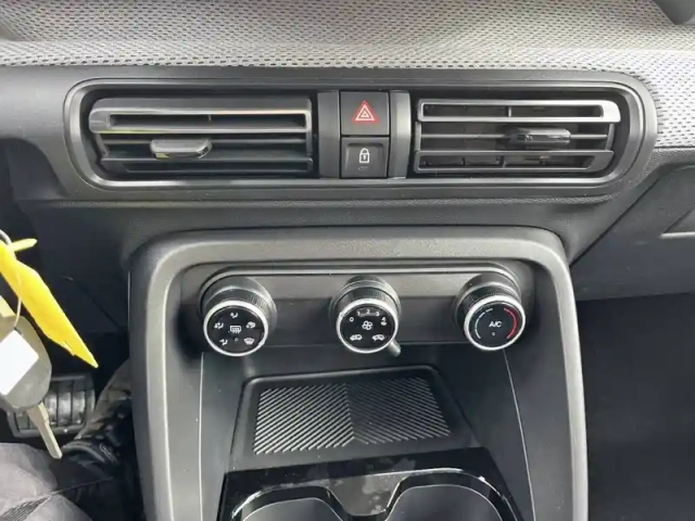 Citroën C3 hybride 110 ch e-dcs6 — photo 25