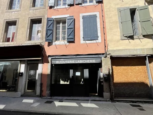 Immeuble de rapport 6 pièces 140 m²