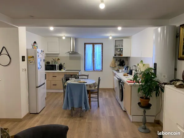Appartement centre ville Réalmont avec clim