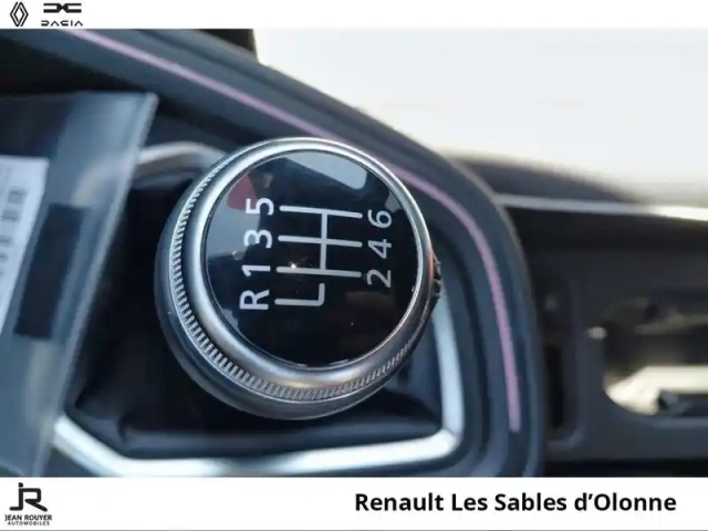 Renault Clio 1.0 tce 90ch techno - 24 — photo 21