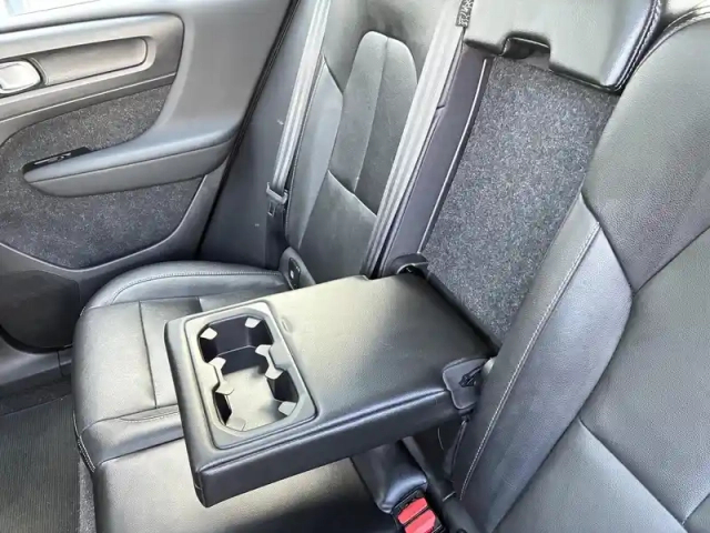 Volvo Xc40 t5 recharge 180+82 ch dct7 — photo 36