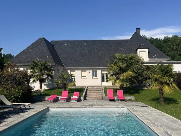 Maison 7 pièces 280 m²