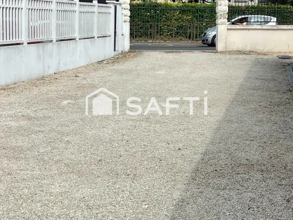 TERRAIN CONSTRUCTIBLE de 340 m² A VILLENEUVE-LE-ROI
