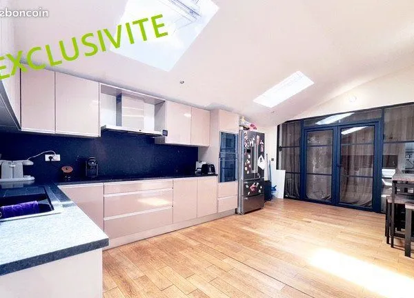 Maison 8 pièces 210 m²