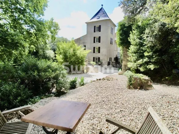 Maison 11 pièces 420 m²