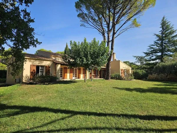 Maison de plain-pied 4 pièces 155 m²