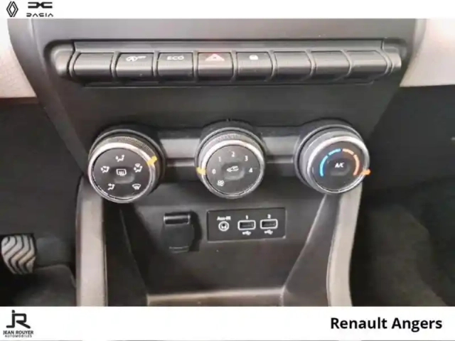 Renault Clio 1.0 tce 90ch limited -21n — photo 15