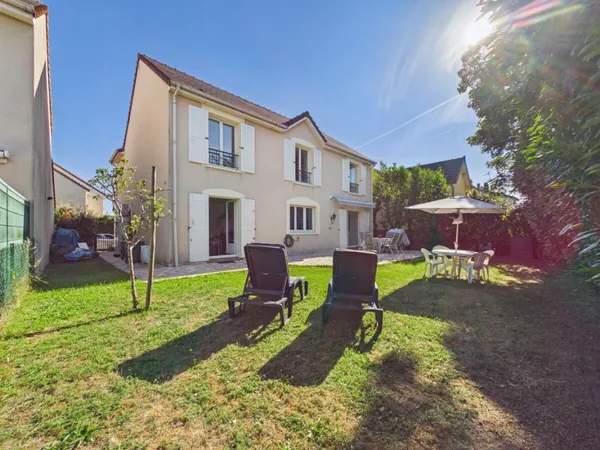 Vends maison - 157.5 m² - 8 pièces, 5 chambres - Saint-Prix 95390