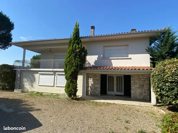 Maison 9 pièces 270 m²