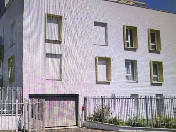 Stationnement Vente Saint-Priest 92000€