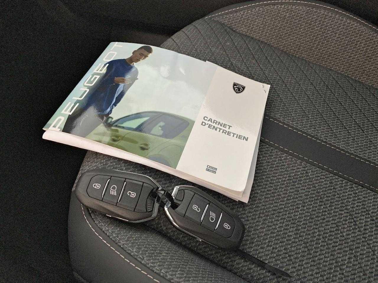 Peugeot 2008 hybrid 145 ch e-dcs6 allure — photo 18