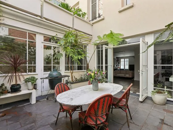 Maison 8 pièces 325 m²