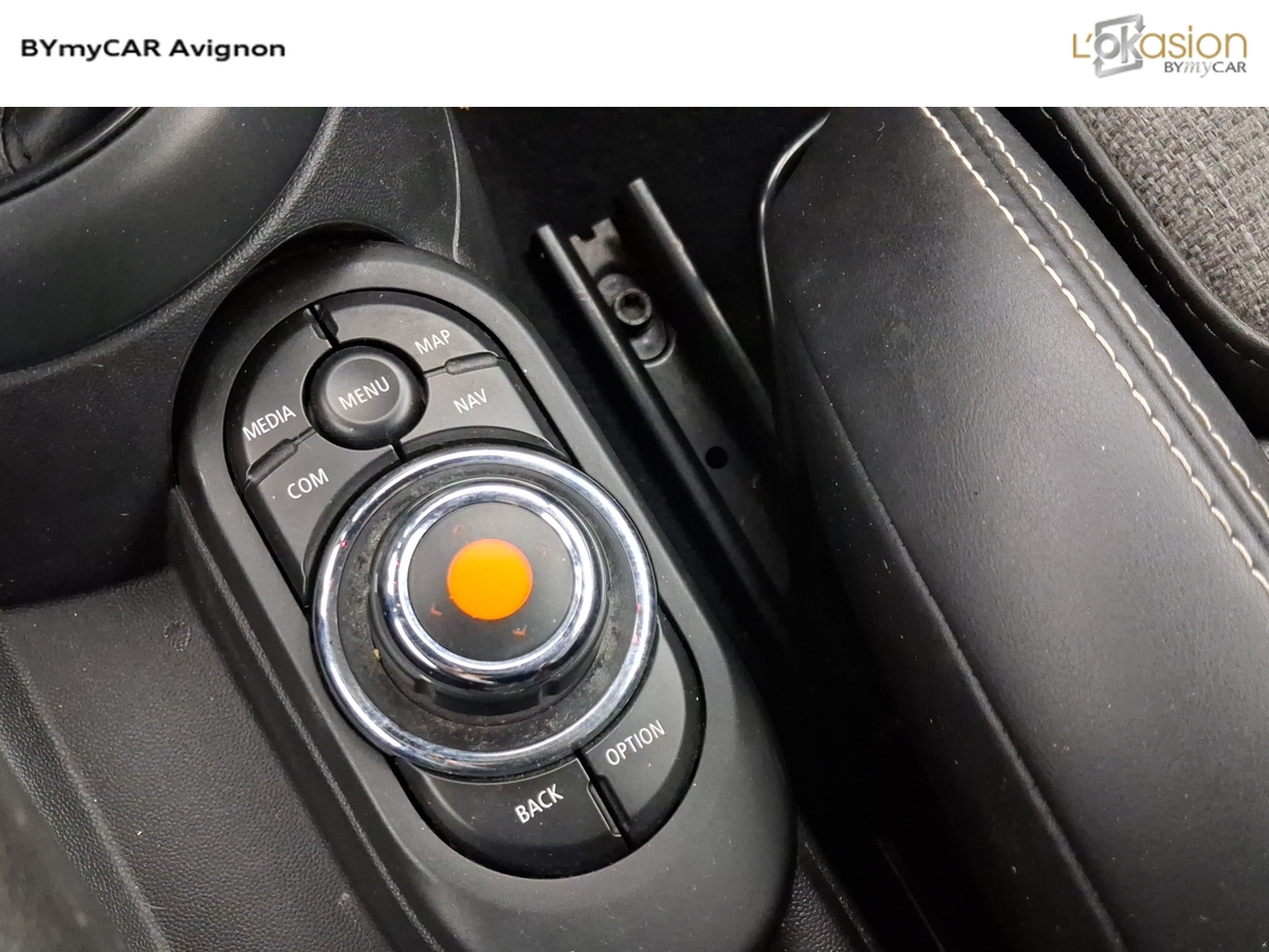 Mini Cabriolet One 102 ch — photo 31
