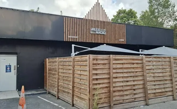 Local commercial 560 m²