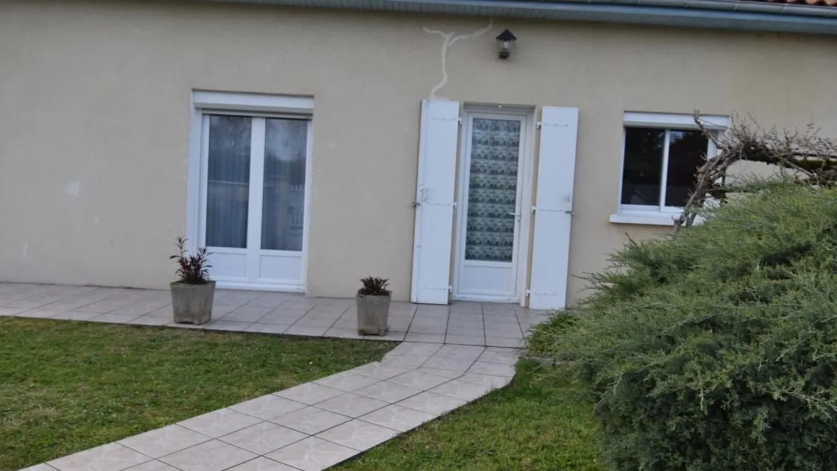 Photo 1