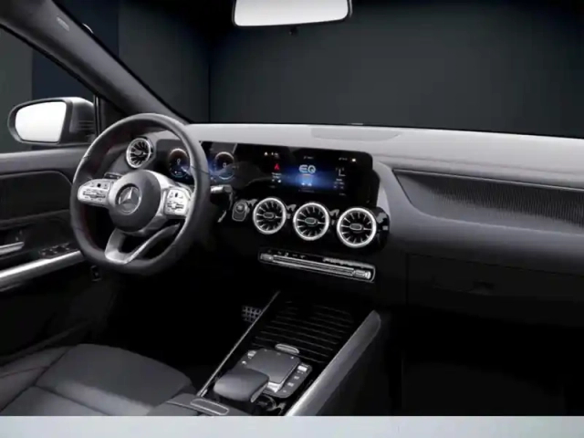 Mercedes Eqa 250+ amg line — photo 9