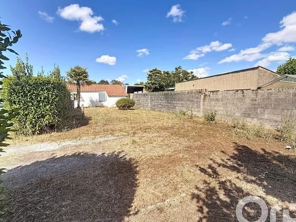 Terrain 187 m²