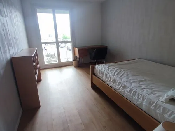 Libre 2 chambres ds appart T6 avec salon - colocation 5 mixtes sur Villjean