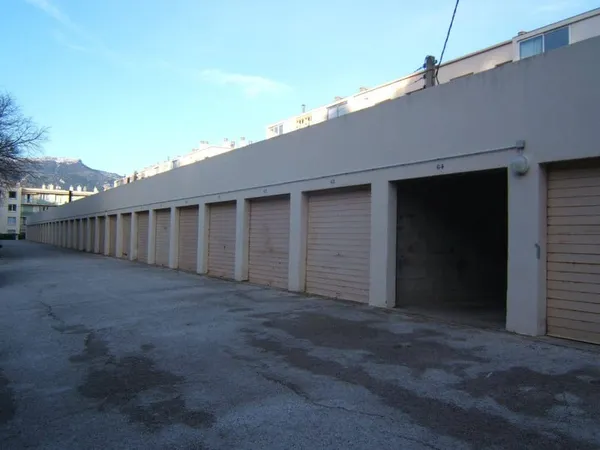 Parking 13 m²