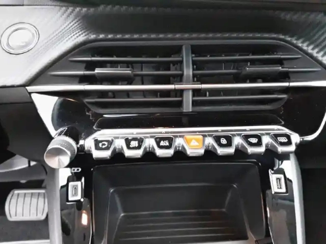 Peugeot 208 electrique 50 kwh 136ch — photo 23