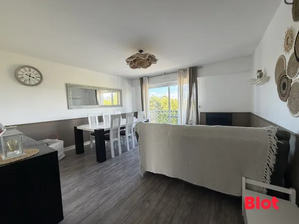 SAINT-NAZAIRE - T4 75 M² - 3 CHAMBRES - DERNIER ÉTAGE - BALCON - GARAGE