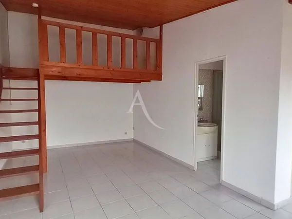 Studio 1 pièce 26 m²
