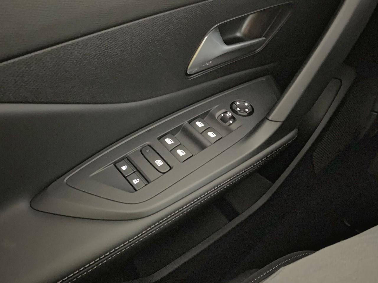 Peugeot 308 sw hybrid 145 e-dcs6 allure — photo 20