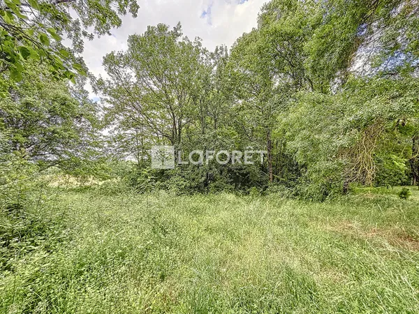 Terrain 8218 m²