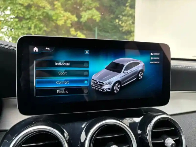 Mercedes Glc coupe 300 de hybrid eq 9g-tronic 4matic — photo 11