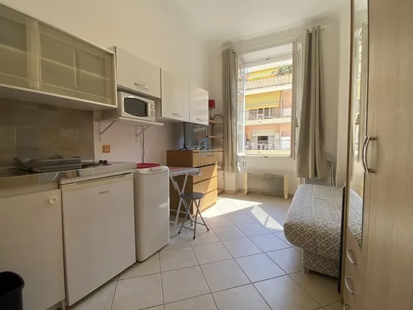 LOCATION ETUDIANT - MENTON PLEIN CENTRE - STUDETTE MEUBLEE