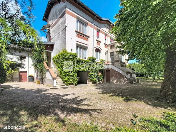 Propriété 8 pièces 362 m²